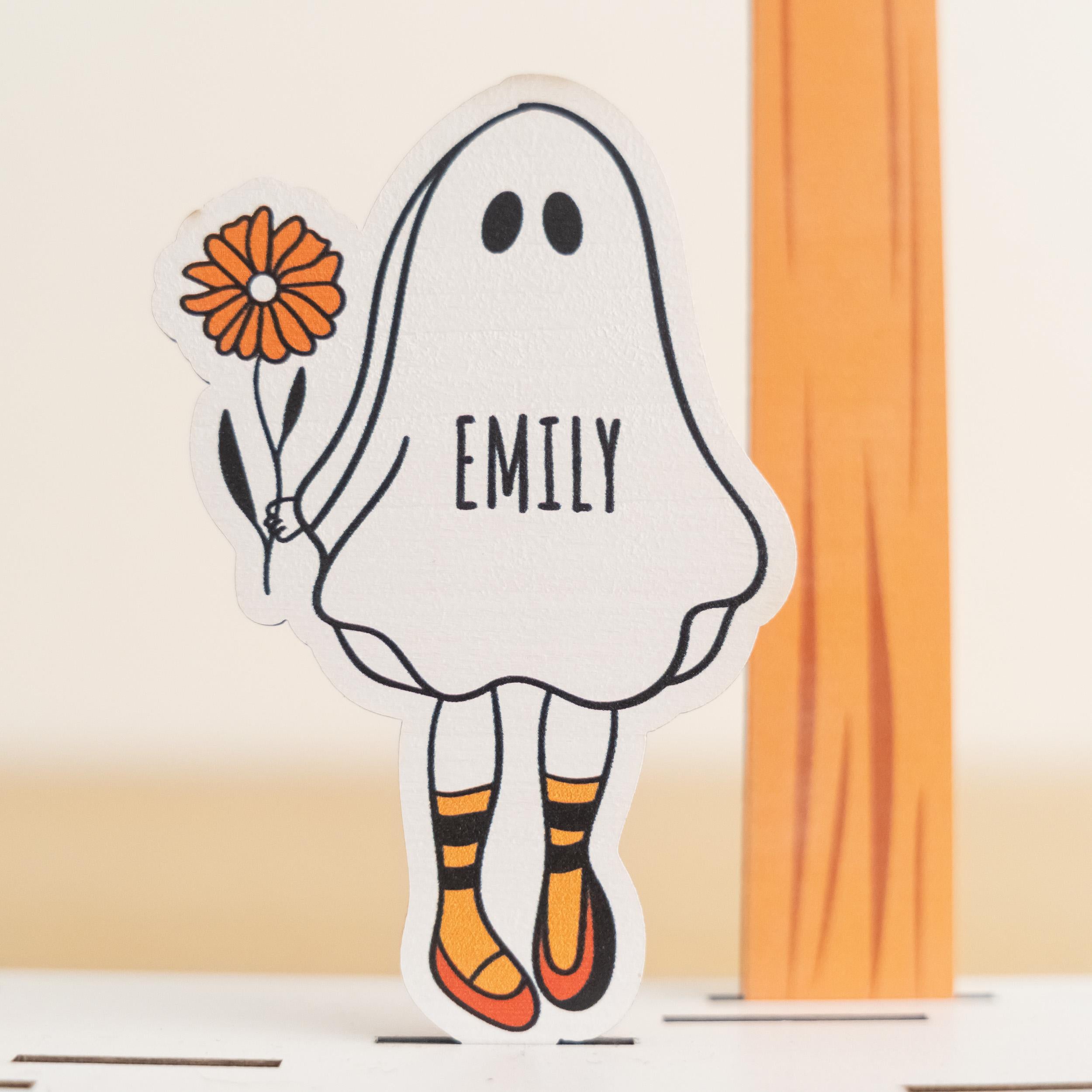 Personalized Halloween Ghost Family Sign – Custom Wooden Ghost Decor with Names – Halloween Tabletop Decoration for Home or Office
