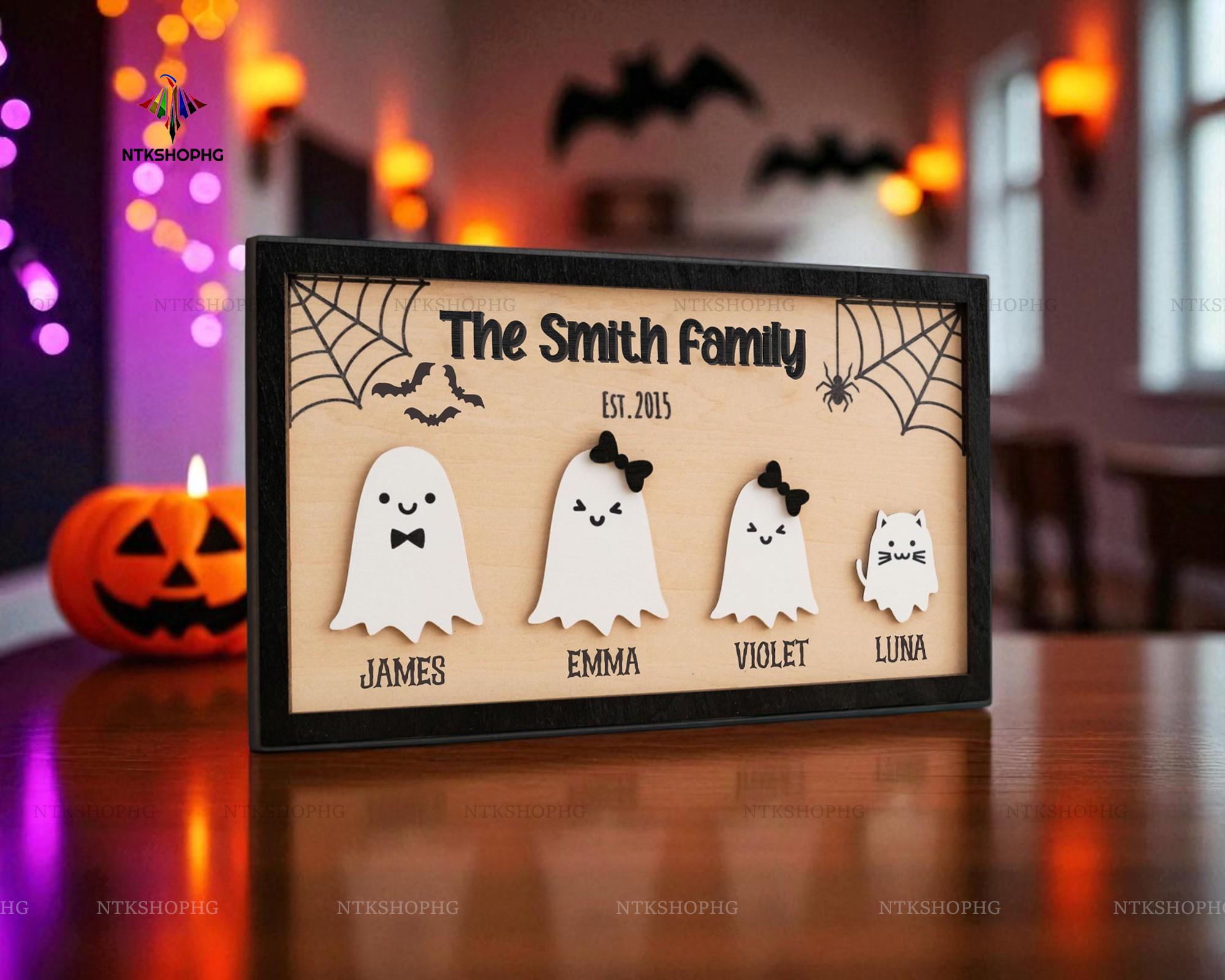 Personalized Wooden Halloween Table Decor for Festive Autumn, Custom Ghost Family Sign Halloween Gift for Mom, Grandma, Pet Lover