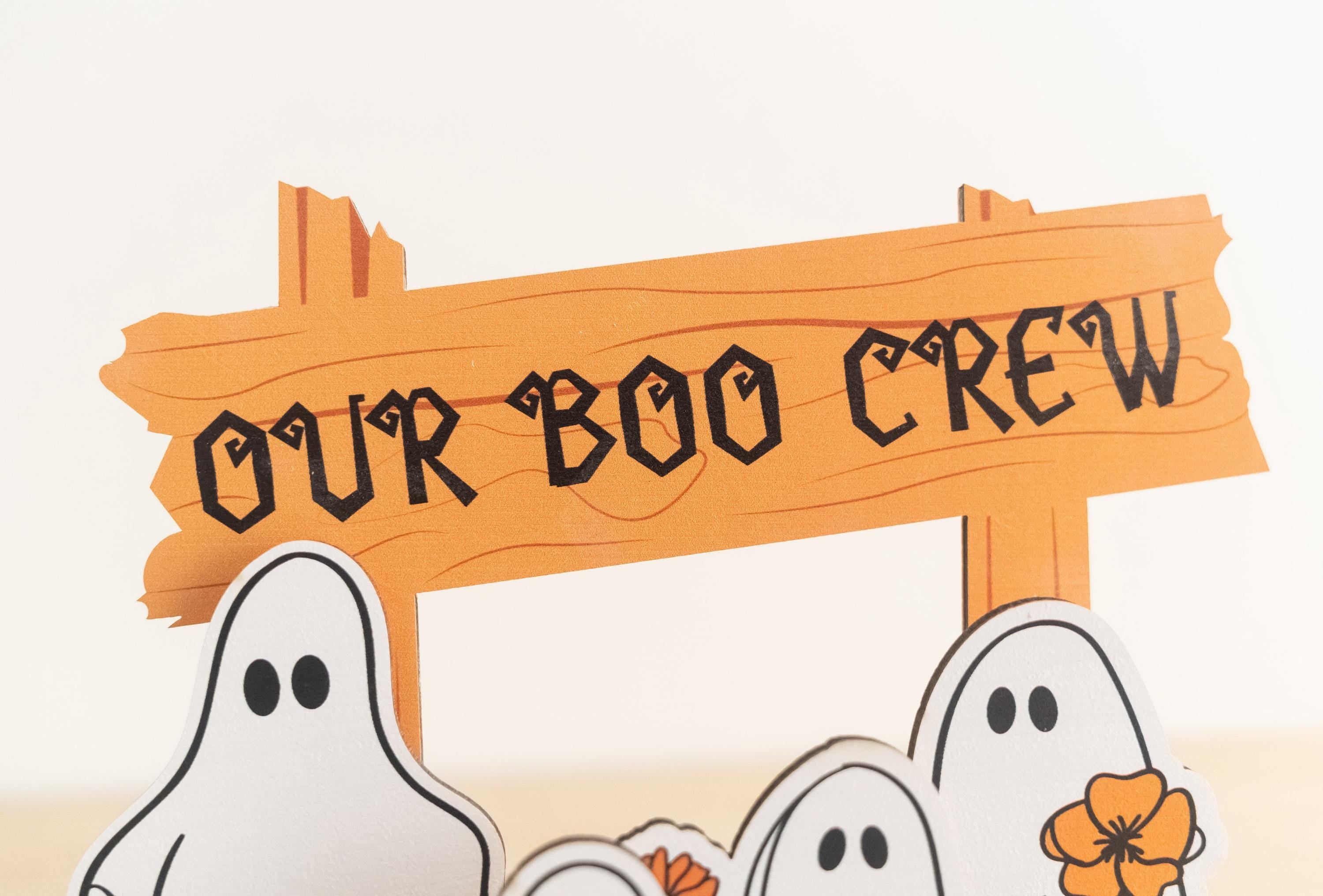 Personalized Halloween Ghost Family Sign – Custom Wooden Ghost Decor with Names – Halloween Tabletop Decoration for Home or Office