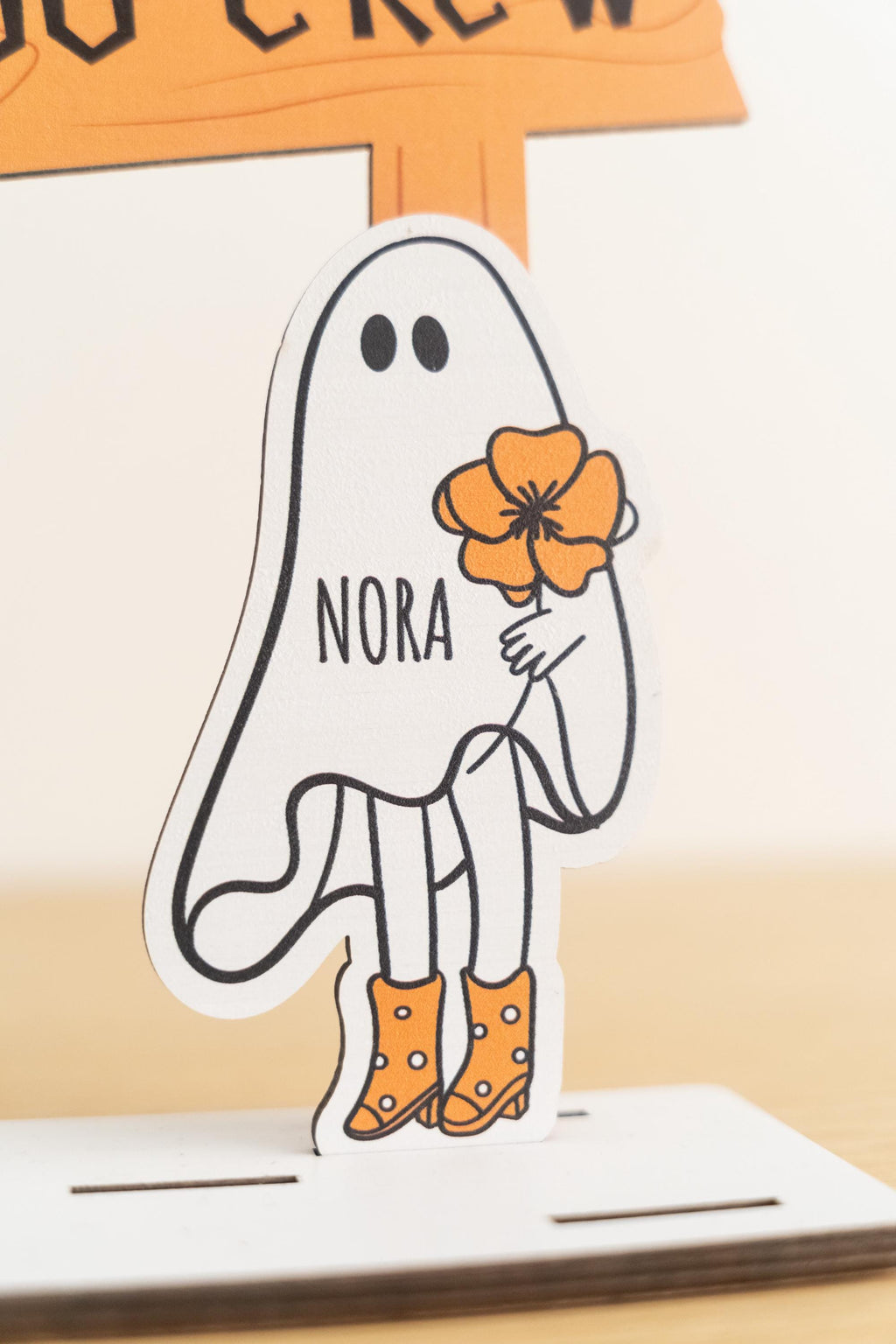Personalized Halloween Ghost Family Sign – Custom Wooden Ghost Decor with Names – Halloween Tabletop Decoration for Home or Office